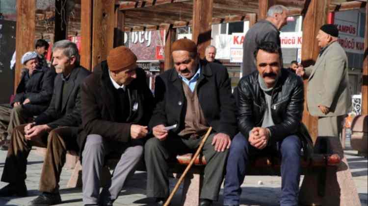 <p><strong>4C EMEKLİLİK BAŞVURUSU NASIL OLUR?</strong></p>
<p>Emekli Sandığı emeklilik başvurusu için "<strong>Emeklilik Talep Formu"</strong> ile çalışılan kamu kurumunun personel birimine başvuruda bulunabilirsiniz.</p>