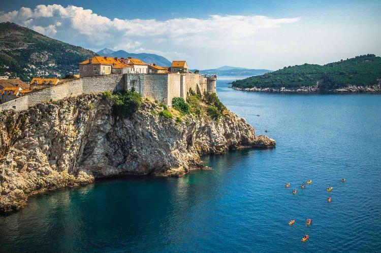 <p><strong><span style="color:#B22222">8)  HIRVATİSTAN </span> |  YÜZDE 37,20</strong></p>
