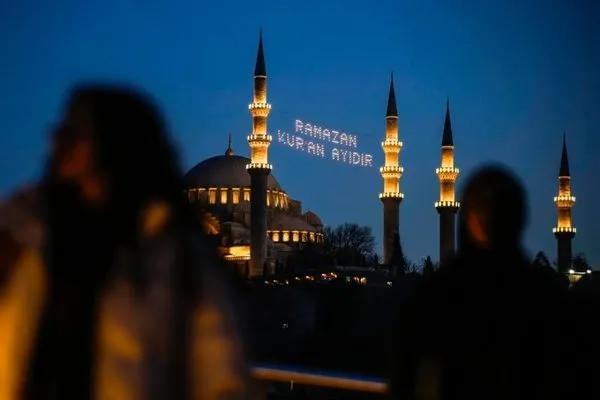 <p><span style="color:#B22222"><strong>ANTALYA İFTAR VAKTİ SAAT KAÇTA?</strong></span></p>

<p>1 Mart'ta Antalya'da<strong> ilk sahur 06:02'de, ilk iftar ise 18:58 'de</strong> yapılacak.</p>

<p> </p>

<p><strong>Oruç süresi yaklaşık 12 saat 56 dakika olacaktır.</strong></p>

