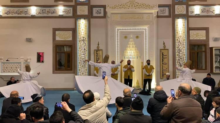 <p>Şırnak 13 saat 20 dakika ile en kısa oruç tutacak iller arasında yer alıyor.</p>

<p>Geçen yıl Ramazan’ın ilk günü 6 ilde 13 saat 23 dakika ile en uzun, 12 ilde ise 13 saat 20 dakika ile en kısa oruç tutulmuştu.</p>

<p>11 Mart Pazartesi ilk imsak Iğdır'da saat 04.52'de, son imsak Çanakkale'de saat 06.02'de olmuştu.</p>
