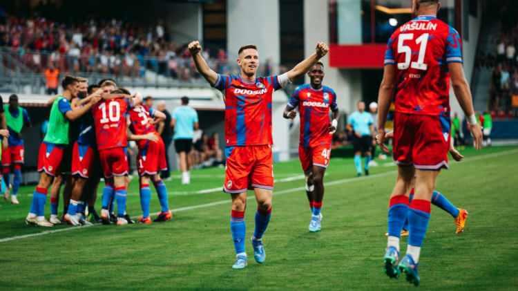 <p>* Viktoria Plzen | %44 </p>

