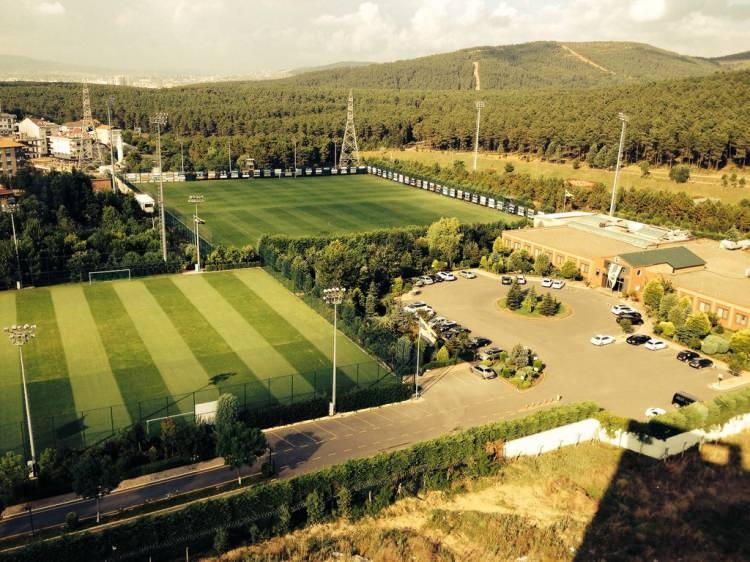 <p>Futbol A Takımı çalışmalarını Maltepe'de yapacak. Samandıra ise kadın futbol takımına hizmet verecek.</p>
