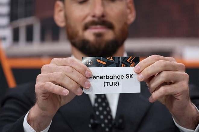 <p>UEFA Avrupa Ligi'nde son 16 turuna yükselen Fenerbahçe'nin rakibi İskoç ekibi Rangers oldu.</p>