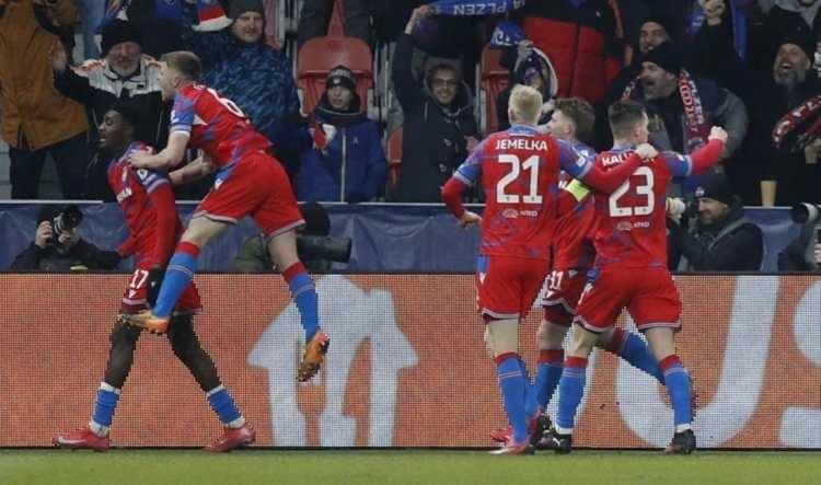 <p>* Viktoria Plzen | %28</p>