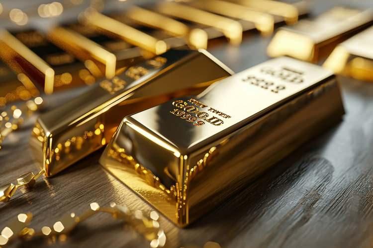<p>Fed’den faiz indirim beklentilerinin ötelenmesi altının yükselişini engellerken, yüksek enflasyonun uzun süre devam edebileceği tahmini altın fiyatlarını güvenli liman olarak destekleyebilir.</p>