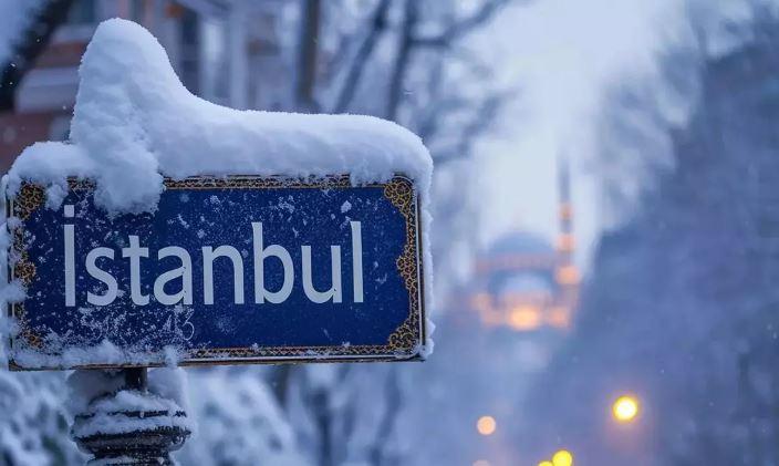 <p><span style="color:#800080"><strong>İstanbul'da haftalardır beklenen kar yağışı, Sibirya &uuml;zerinden gelen "Altay kar fırtınası" ile etkisini g&ouml;stermeye başladı. Yurdun d&ouml;rt bir yanından g&ouml;r&uuml;nt&uuml;lenen kar yağışı, manzarasıyla g&ouml;renlerin kar hasretini giderdi.</strong></span></p>
