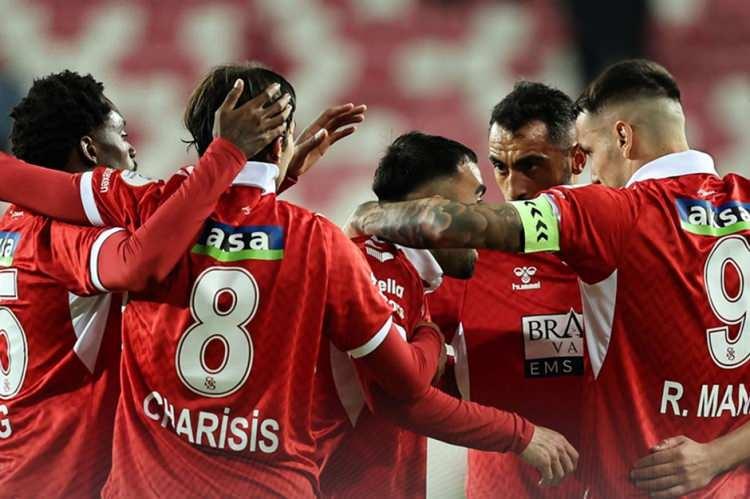 <p><strong>98- Sivasspor: 16.500</strong></p>