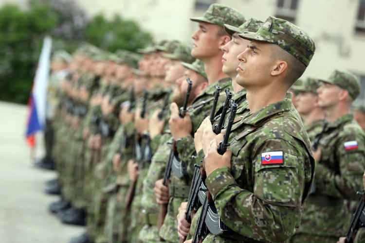 <p><span style="color:#B22222"><strong>22)  SLOVAKYA </strong></span><strong> |  19,500 asker</strong></p>
