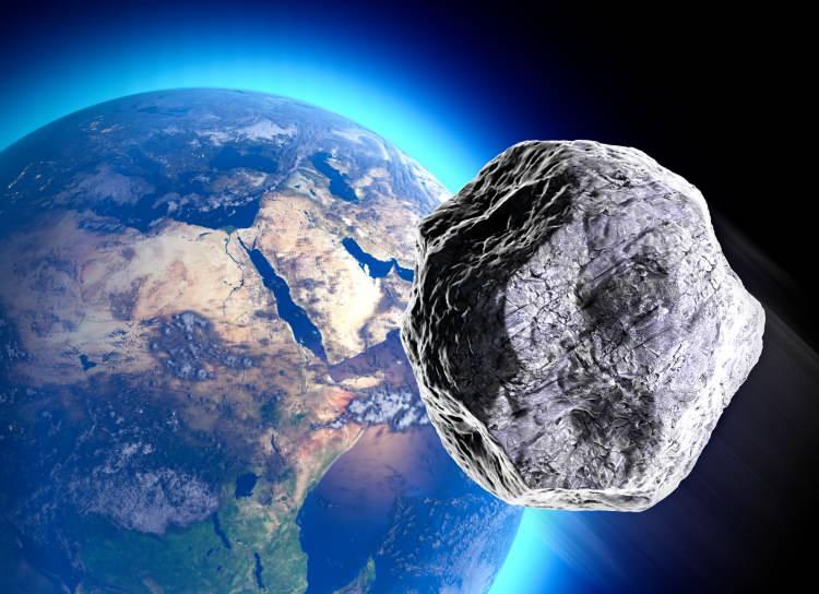 <p>Gökbilimciler, 2024 YR4’nün çarpma anında yaklaşık 8 milyon ton TNT’ye veya Hiroşima’ya atılan atom bombasının gücünün 500 katına eşdeğer bir hava patlaması yaratacağını düşünüyor.</p>
