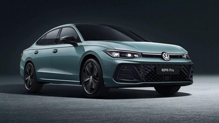 <p><span style="color:#B22222"><strong>7)  VOLKSWAGEN PASSAT</strong></span></p>

