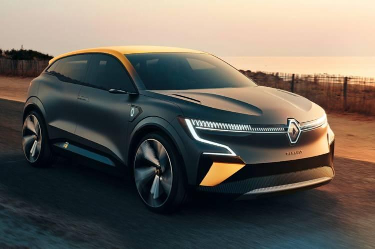 <p><span style="color:#B22222"><strong>2)  RENAULT MEGANE</strong></span></p>
