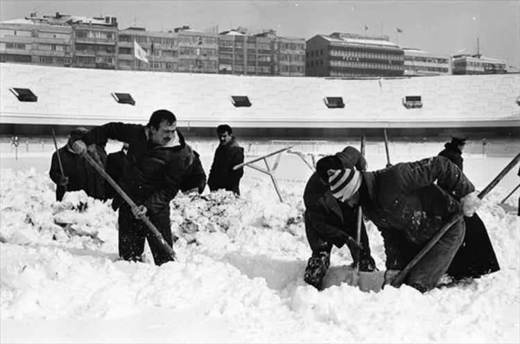 1987 İstanbul kışında neler yaşandı? Tarihe geçen kar fırtınası