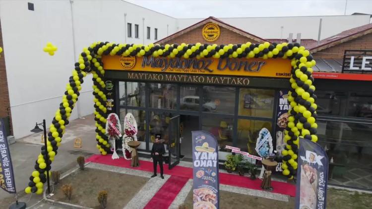 <p>Yapılan çalışmalarda iltisaklı şahısların örgüte bağlılığını artırmak için “kazanılan paraların iltisaklı şahıslara dağıtılması” talimatı verildiği,</p>

<p>Şirket ortaklığından ayrılmak isteyen şahıslara ise “işin manevi boyutunun olduğu, şirketin örgüte destek sağlamak amacıyla kurulduğu ve örgütle bağlantılı şahıslara para gönderme, örgüte bağlılığını artırma gibi görevleri olduğu” şeklinde konuşmalar yapıldığı tespit edildi.</p>
