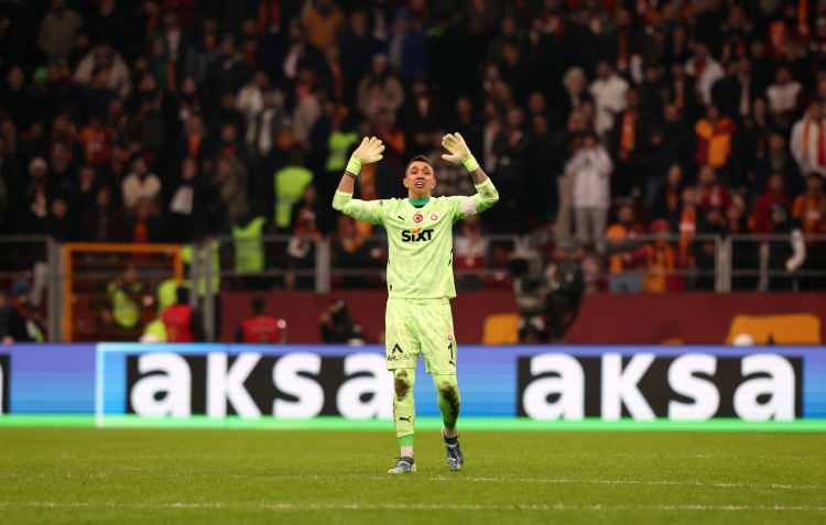 <p>Fernando Muslera<br />
<br />
Kulüp: Galatasaray<br />
<br />
Yaş: 38<br />
<br />
Mevki: Galatasaray<br />
<br />
Piyasa Değeri: 1 milyon Euro</p>