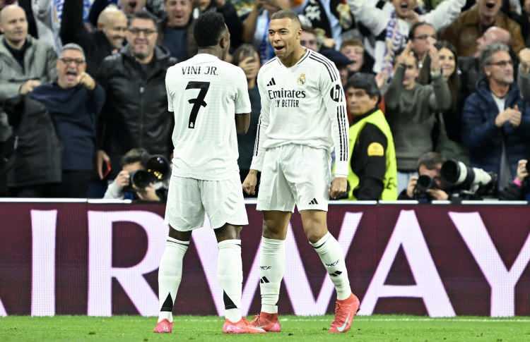 <p>İlk maçta rakibini İngiltere'de 3-2 mağlup eden Madrid temsilcisi, seyircisinin önünde oynadığı maçta da Mbappe'nin 3 golüyle (3-1) Manchester City'i toplamda 6-3'lik skorla turnuvanın dışına itti.</p>