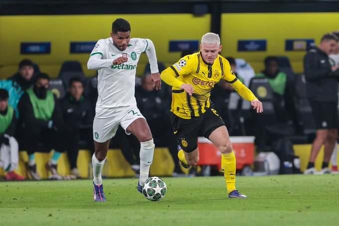<p>* Borussia Dortmund</p>
<p>UEFA Şampiyonlar Ligi play-off turu rövanşında Portekiz temsilcisi Sporting Lizbon ile 0-0 berabere kalan Almanya ekibi Borussia Dortmund, son 16 turuna yükseldi.</p>