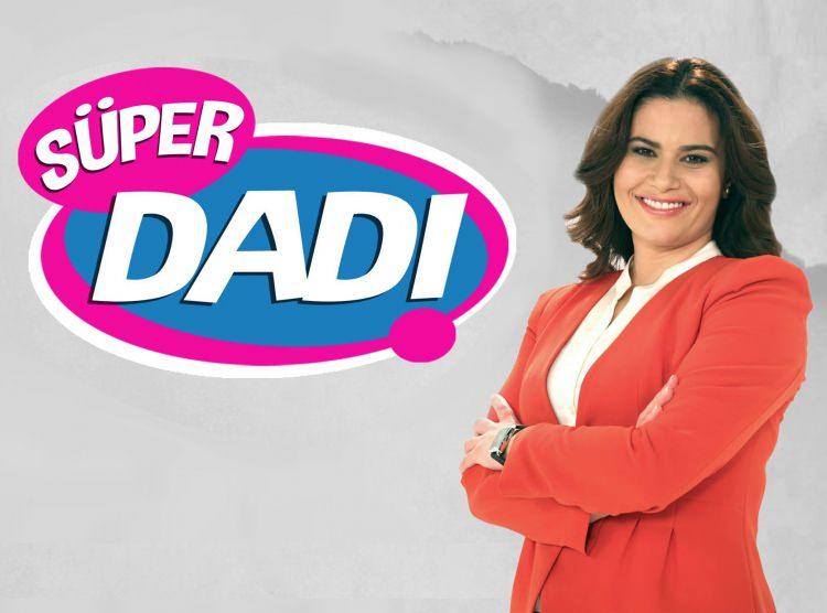 <p>Süper Dadı; 2012-2016 yılları arasında ekranlara gelen ve ailelerin başvuruları üzerine, çocuklardaki davranış bozukluklarını inceleyerek çözüm yoları öneren bir televizyon programıydı. </p>
