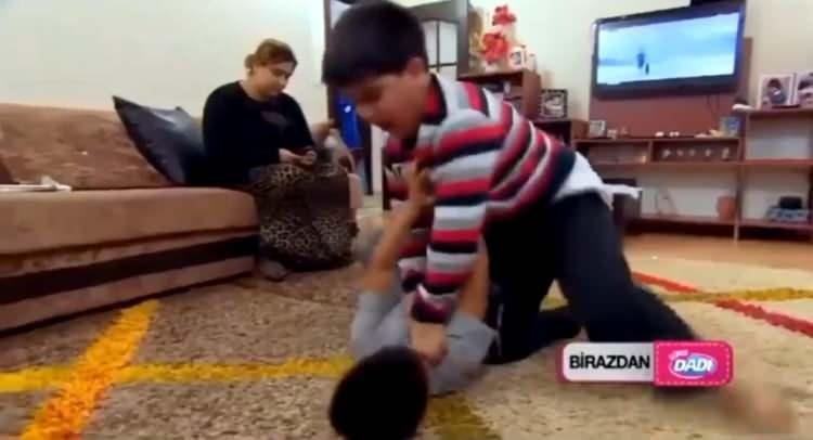 <p>Bugünlerde 19 yaşında olan Buğra, yakın zamanda katıldığı bir programda, dikkat çeken davranışları ile ilgili; <em><strong>“Öfkemi kontrol edemediğimi söylediler ama benim derdin anlaşılmamaktı”</strong></em> ifadelerini kullanmıştı.</p>