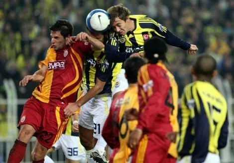 <p>* 9 Kasım 2008<br />
<br />
* Fenerbahçe - Galatasaray: 4-1<br />
<br />
* Kadıköy'de 2 yıl sonra bir dört gollü derbi galibiyeti daha</p>