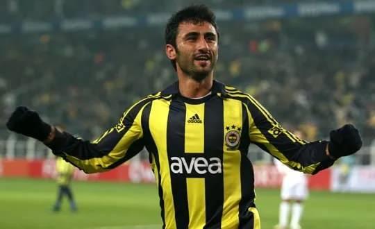 <p>* 28 Mart 2010<br />
<br />
* Fenerbahçe - Galatasaray 0-1<br />
<br />
* Bursaspor'un şampiyon olduğu sezonda Selçuk Şahin yaklaşık 40 metre uzaktan attığı golle takımına 3 puanı kazandıran isim olmuştu.</p>