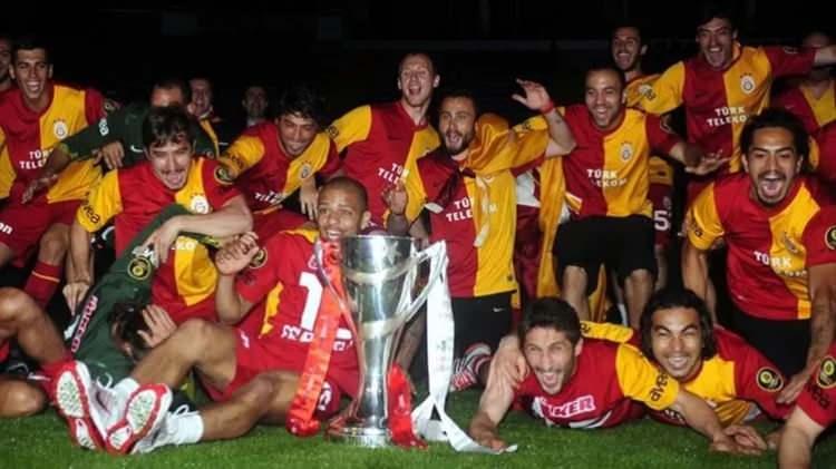 <p>* 12 Mayıs 2012<br />
<br />
* Fenerbahçe - Galatasaray: 0-0<br />
<br />
<br />
* Kadıköy'de unutulmaz şampiyonluk. Süper Final sezonunda Fenerbahçe ve Galatasaray, normal sezondaki maçların ardından Süper Final şampiyonluk grubunda karşı karşıya geldi.<br />
<br />
0-0 biten mücadele sonunda Galatasaray, şampiyonluğunu ilan etti.</p>