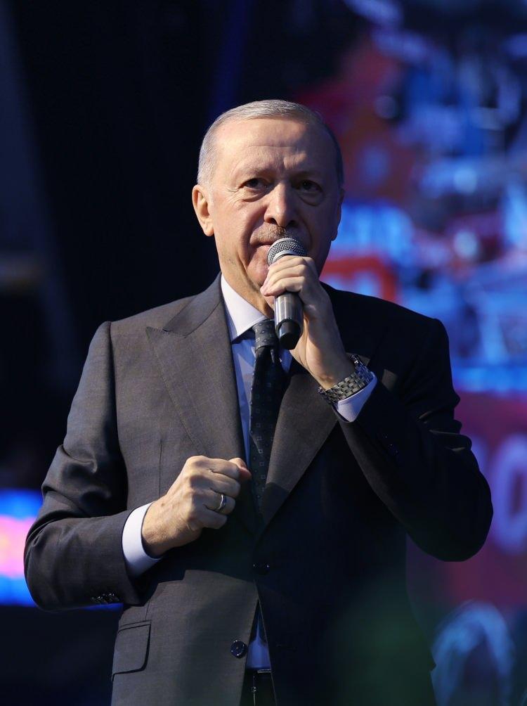 <p>Genel Sekreter: Eyyüp Kadir İnan</p>