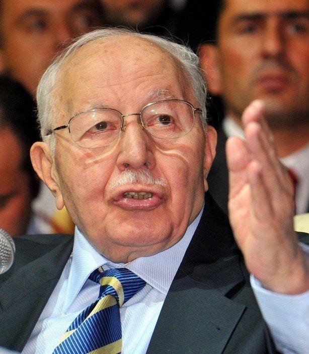 <p>REFAH PARTİSİ BİRİNCİ PARTİ OLDU</p>

<p> </p>

<p>Necmettin Erbakan, 20 Ekim 1991 seçimlerinde Konya'dan yeniden milletvekili seçildi.</p>

<p> </p>

<p>Parti, 1995'teki genel seçimlerde yüzde 21,7 oy oranıyla sandıktan birinci çıktı. Erbakan, Meclis'e Konya milletvekili olarak girdi. Cumhurbaşkanlığı koltuğundaki Süleyman Demirel, hükümeti kurma yetkisini Refah Partisine vermedi. Daha sonra kurulan DYP-ANAP hükümeti 3 ay sürdü.</p>
