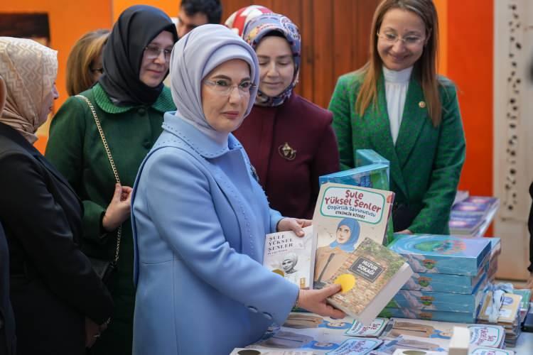 <p>Yani, insanın öğrenciliği hiçbir zaman bitmez. O yüzden kütüphanelerle olan ilişkimizi hiç kesmeyelim."</p>
<p> </p>