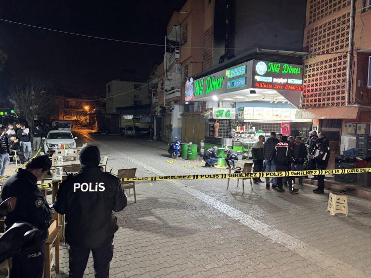 <p> İhbarla adrese polis ve sağlık ekipleri sevk edildi.</p>