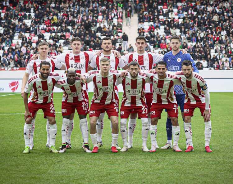 <p>12- Antalyaspor: 45 puan</p>