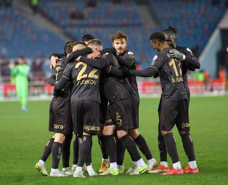 <p>6- Trabzonspor: 52 puan</p>