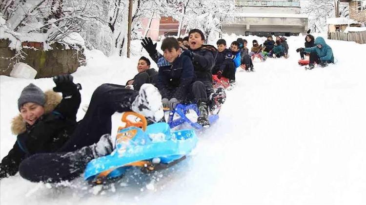 <p>İki ilçede dün de olumsuz hava nedeniyle eğitim ve öğretime ara verilmişti.</p>
