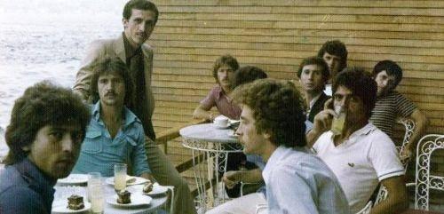 <p>Camialtı Spor Kulübünden, İ.E.T.T'ye transfer oldu. 1976 yılında İ.E.T.T futbol takımı İstanbul şampiyonu oldu.</p>

<p>12 Eylül 1980 sonrası İ.E.T.T'den ayrılmak zorunda kaldı. 16 senelik futbol hayatını da böylece noktalamış oldu.</p>

