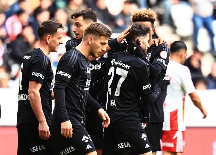 <p>3- Beşiktaş: 66 puan</p>