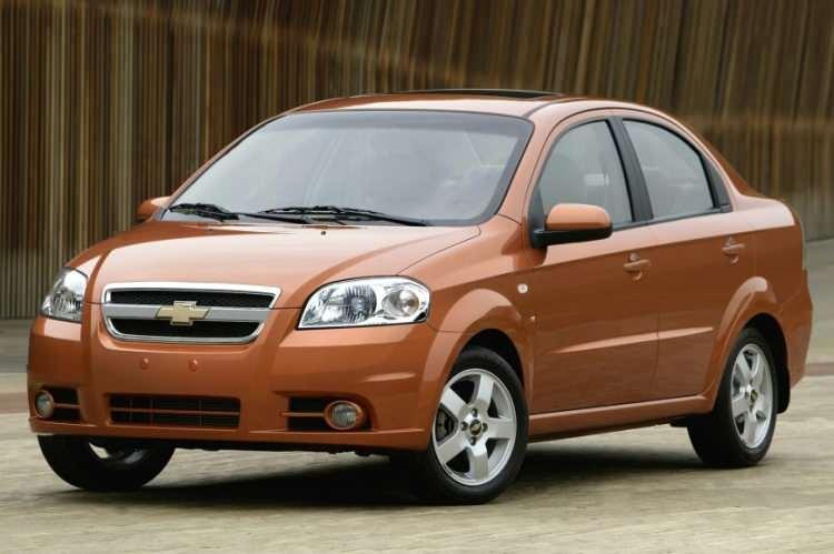 <p>13 - Chevrolet Aveo</p>

<p>10/8,7</p>
