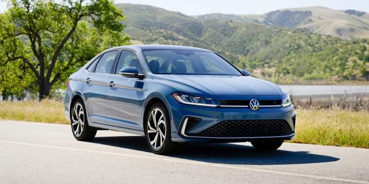 <p>10 - Volkswagen Jetta</p>

<p>10/8,8</p>
