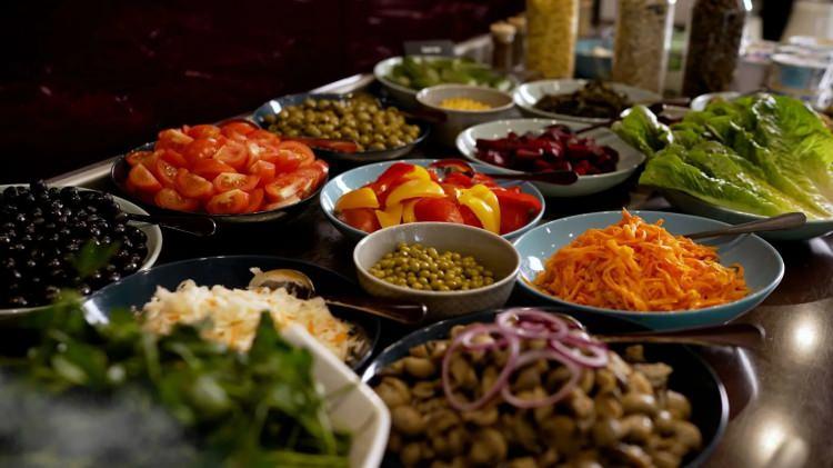 <p>Uzman Diyetisyen Tuğçe Arabalı, iftar yaparken 15 dakika detayına dikkat çekip, sahur öğününün de atlanmaması gerektiğini söyledi. </p>
