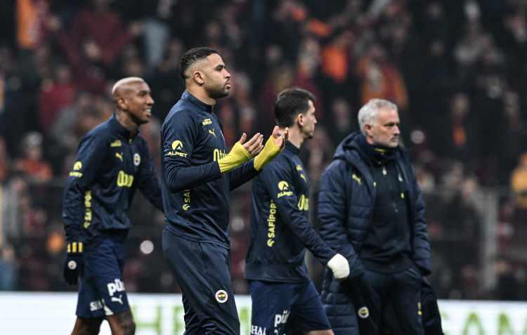 <p>Öte yanda UEFA Avrupa Ligi'nde son 16 turuna yükselen Fenerbahçe, 6 ve 13 Mart tarihlerinde Rangers'le karşılaşacak. Fenerbahçe, Avrupa'da yoluna kaypısız devam etmesi durumunda 2 çeyrek final, 2 yarı final ve 1 de final maçına çıkacak.</p>

<p> </p>
