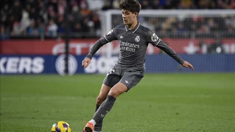 <p>Arda Güler için son iddia ise İspanyol basınından geldi. Habere göre Bayern Münih, milli futbolcunun peşinde.</p>
