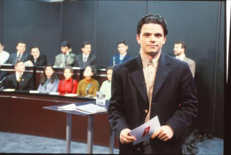 <p>1996 <br />
<br />
 </p>

<p>GENÇ OTURUM </p>

