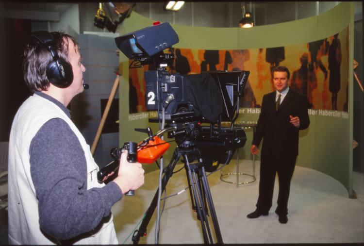 <p>1999-2000 </p>

<p> </p>

<p>HABERCİLER</p>

