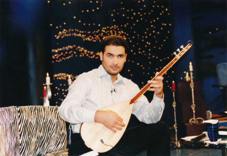<p>2001</p>
<p> </p>
<p>UĞUR IŞILAKLA OZANCA PROGRAMI</p>