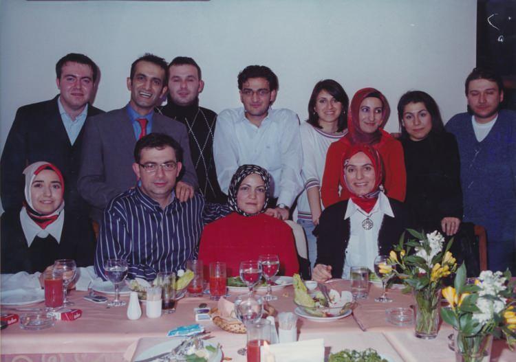 <p>2004<br />
<br />
<br />
EŞREF SAATİ PROGRAMI</p>

