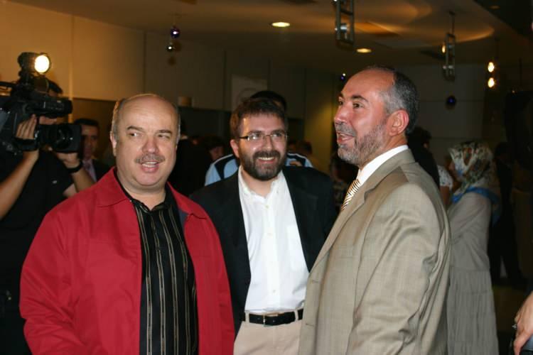 <p>2005 </p>

<p> </p>

<p>KANAL 7 11. YIL </p>

<p>KANAL 7 MEDYA GRUBU BAŞKANI ZEKERİYA KARAMAN VE SUNUCU AHMET HAKAN</p>

<p> </p>
