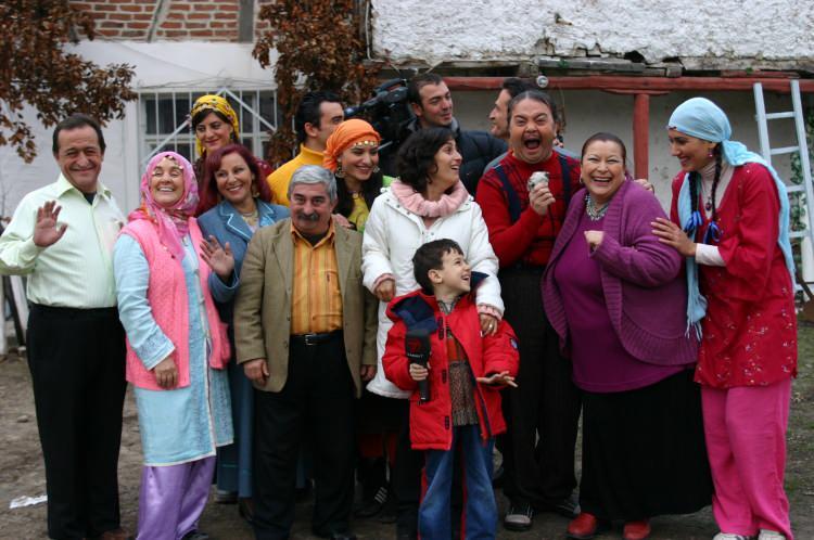<p>2005 </p>

<p> </p>

<p>KEZBAN YENGE DİZİ EKİBİ </p>
