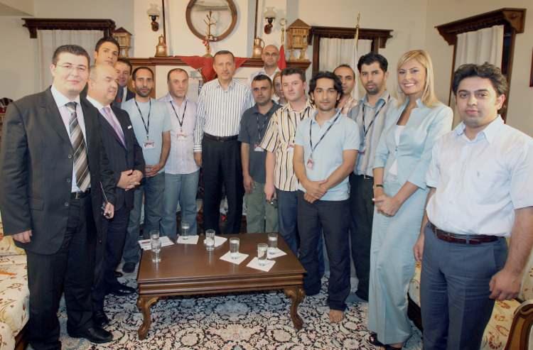 <p>2007 </p>

<p> </p>

<p>KANAL7 EKİBİ VE CUMHURBAŞKANI RECEP TAYYİP ERDOĞAN (BAŞBAKANLIK DÖNENİ)</p>

<p> </p>

<p>RİZE GÜNEYSU </p>

