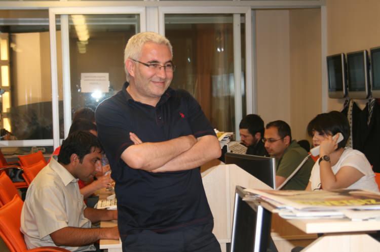 <p>2009 </p>

<p> </p>

<p>ÜLKE TV EKİBİ </p>

<p>ÜLKE TV KURUCU GENEL YAYIN YÖNETMENİ  HASAN ÖZTÜRK</p>
