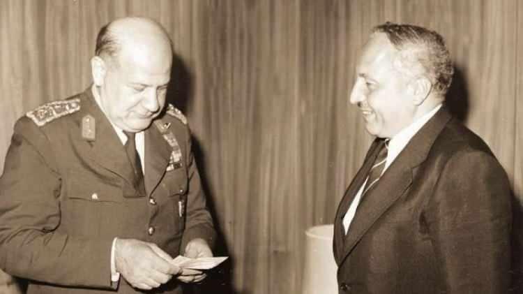 <p>1951'de İstanbul Teknik Üniversitesi tarafından Almanya'daki Aachen Teknik Üniversitesi'ne ilmi araştırmalar yapmak üzere gönderilmesi, Erbakan'ın hayatındaki dönüm noktalarından biri oldu.</p>
