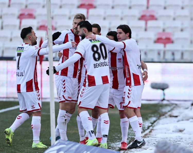 <p>15- Sivasspor: 38 puan</p>