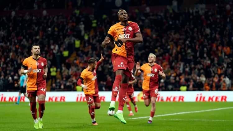 <p><strong>"Galatasaray kazanırsa bence yüzde 90 lig biter."</strong></p>
